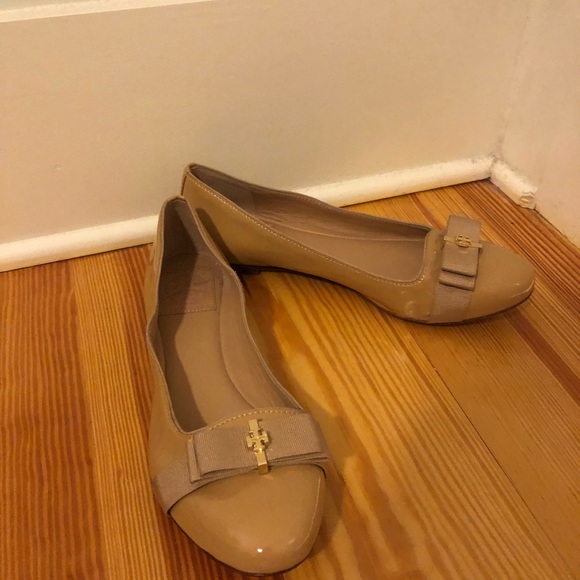 Tory Burch Tan Flats - Picture 1 of 1